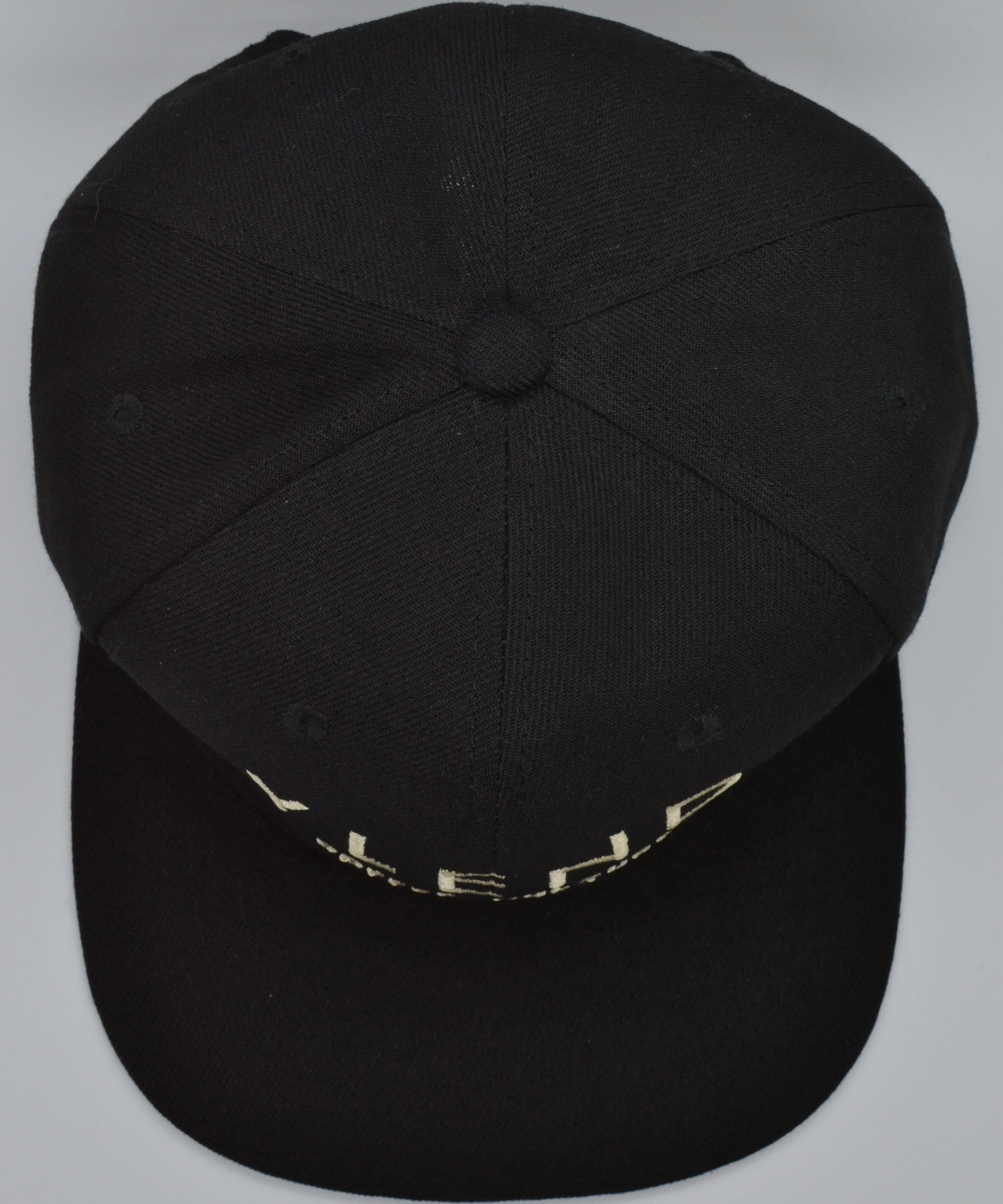 GORRA PLANA NEGRA