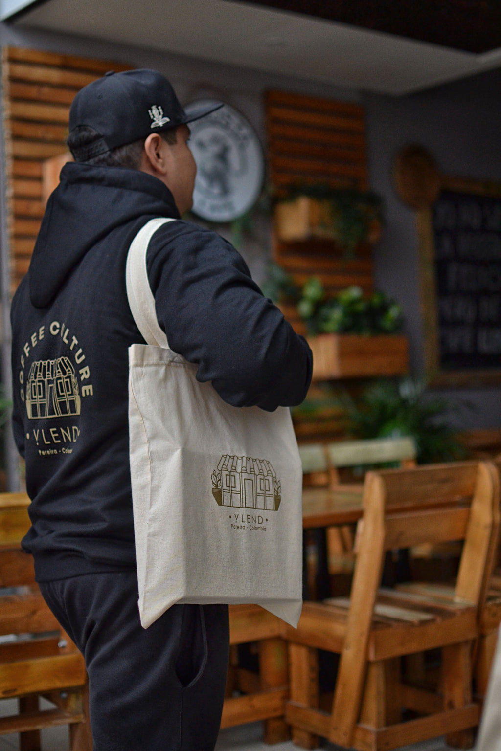 TOTE BAGS